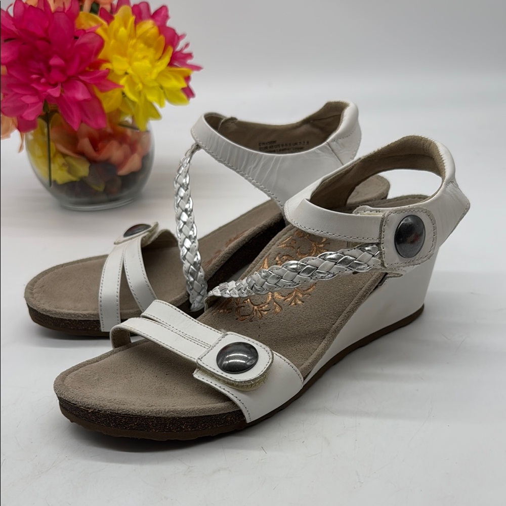 Aetrex Naya White Wedge Sandals with Braided Accents Size 9-9.5 MCS8208M